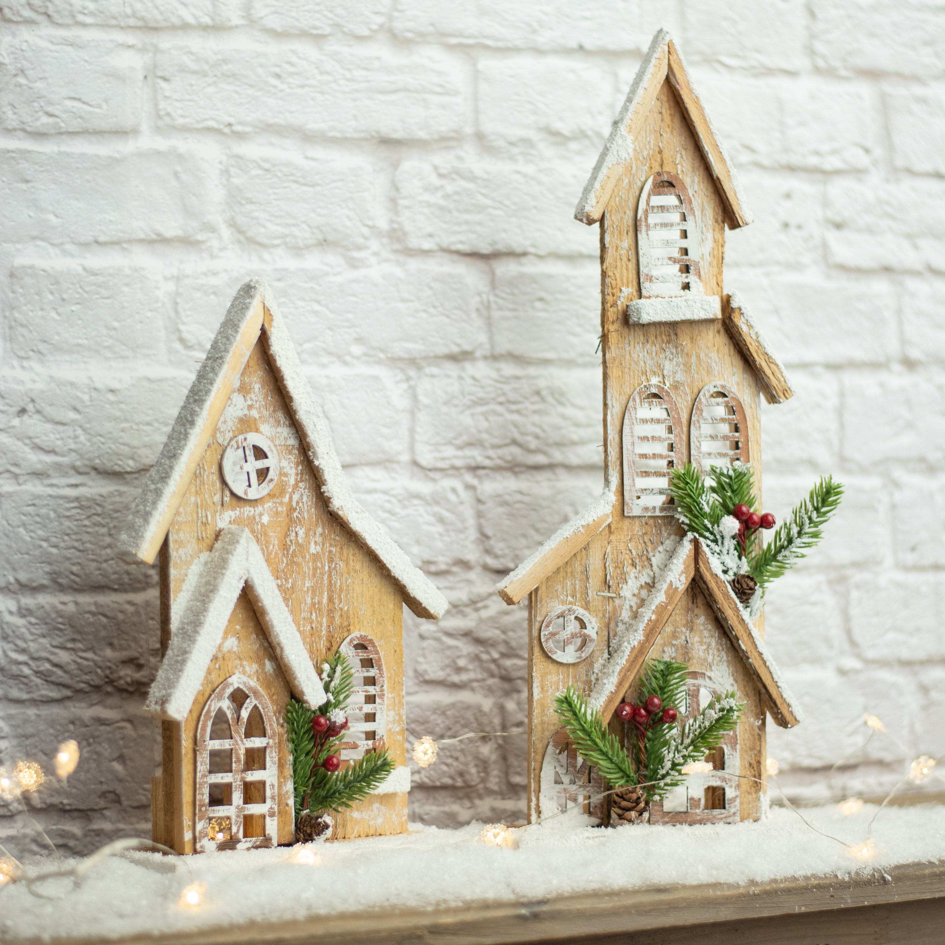 16" Wooden Winter House Decoration: Natural
