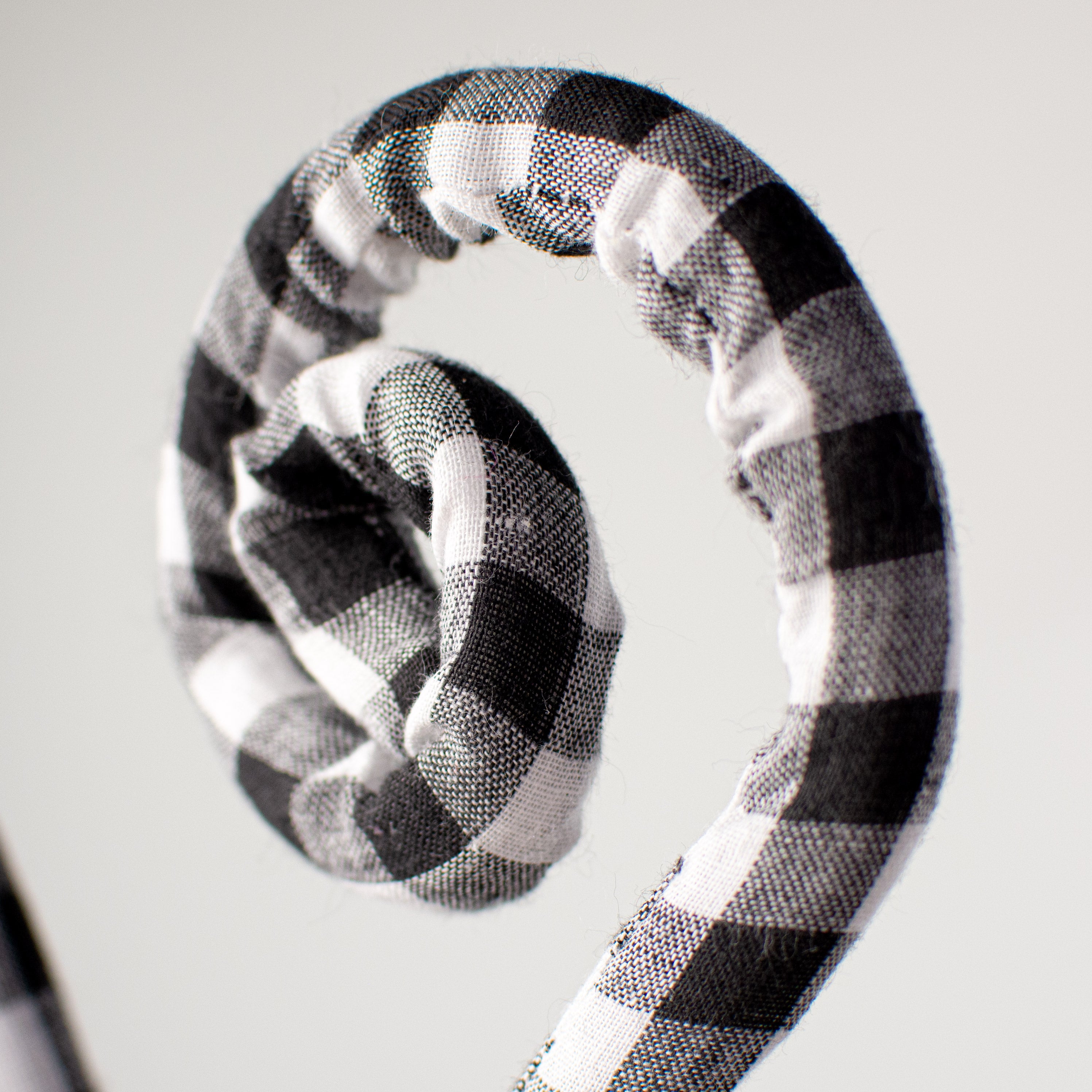 30" Knit Fabric Plaid Spiral Curly Spray: Black & White