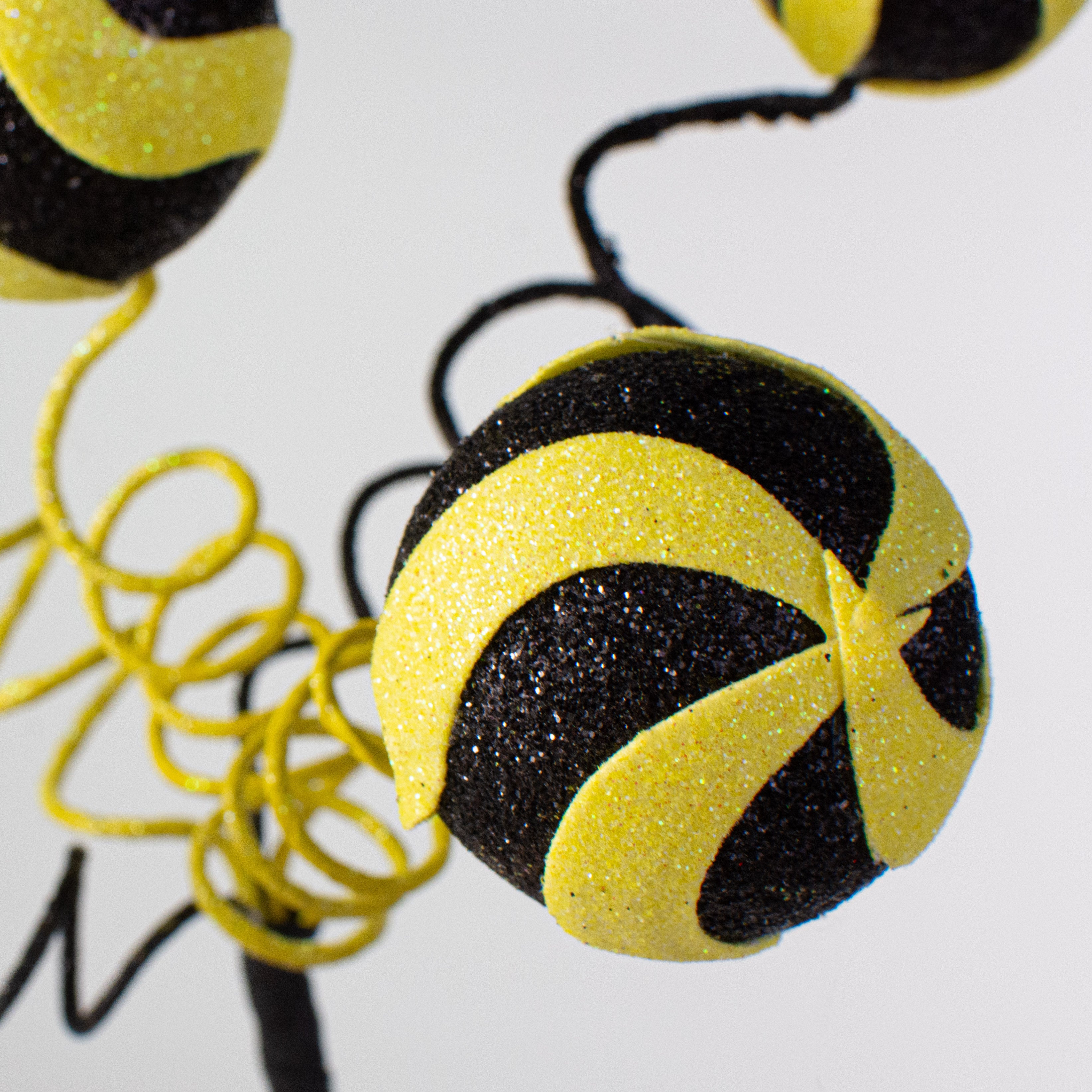 16" Swirl Ball Pick: Black & Yellow