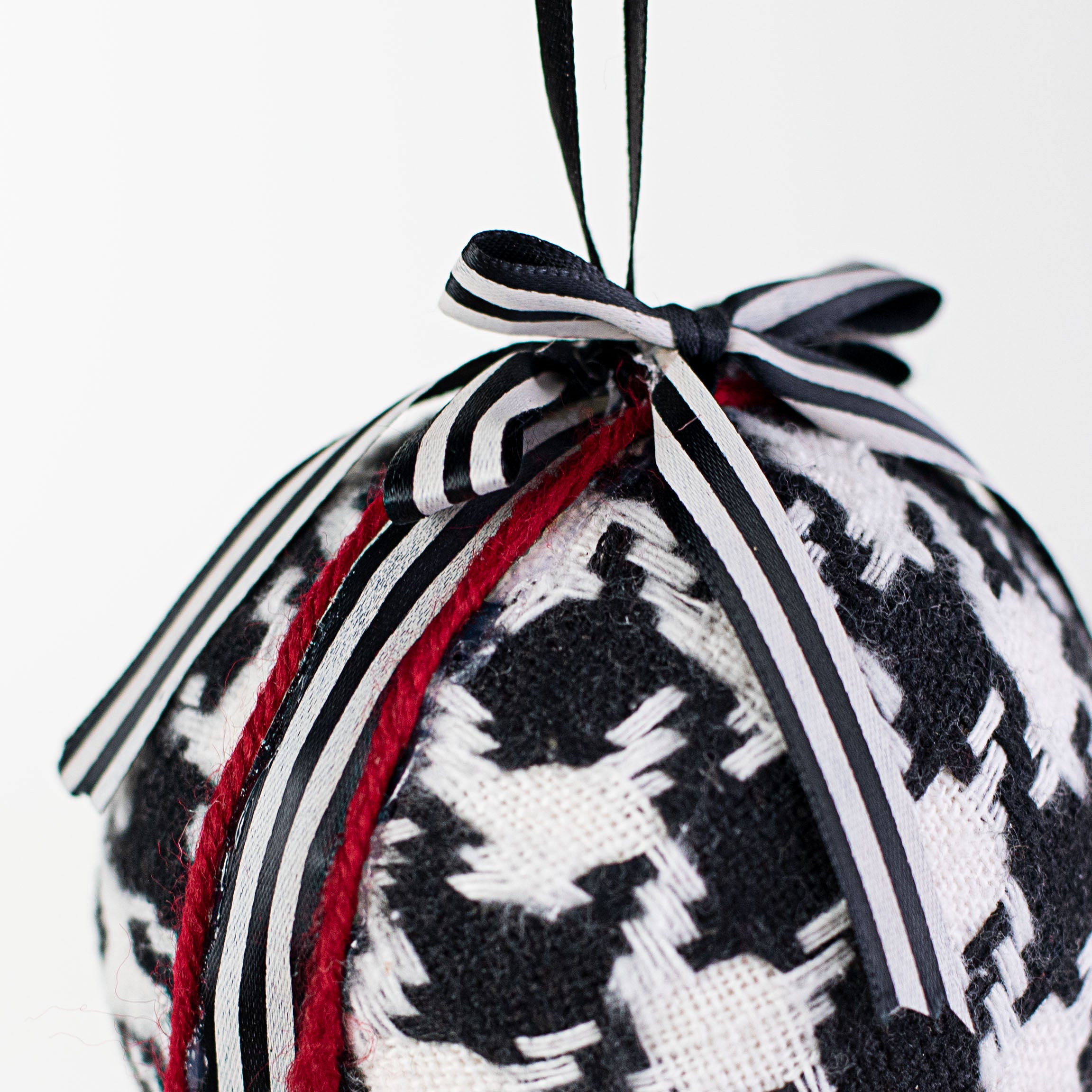 4" Houndstooth Ball Ornament