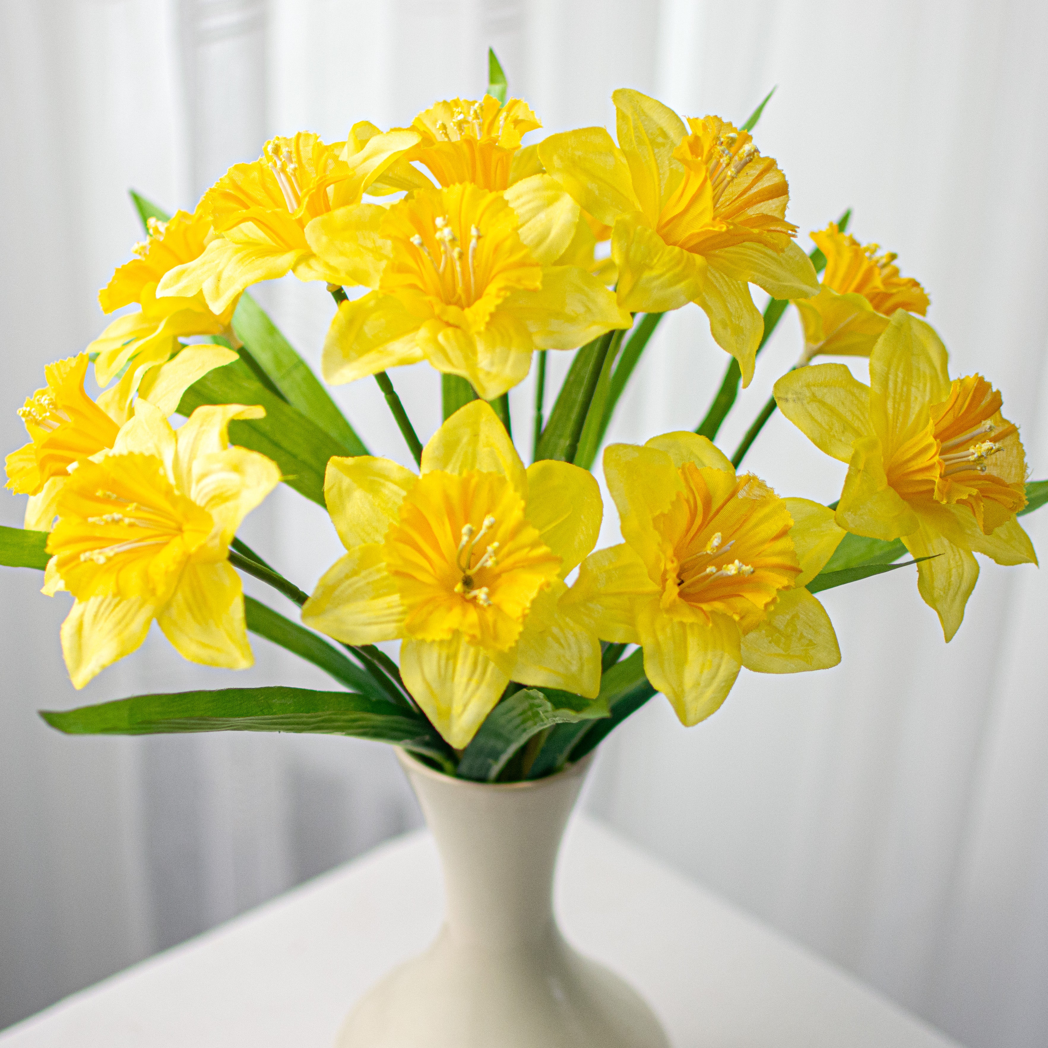 17" Daffodil Bush: Yellow