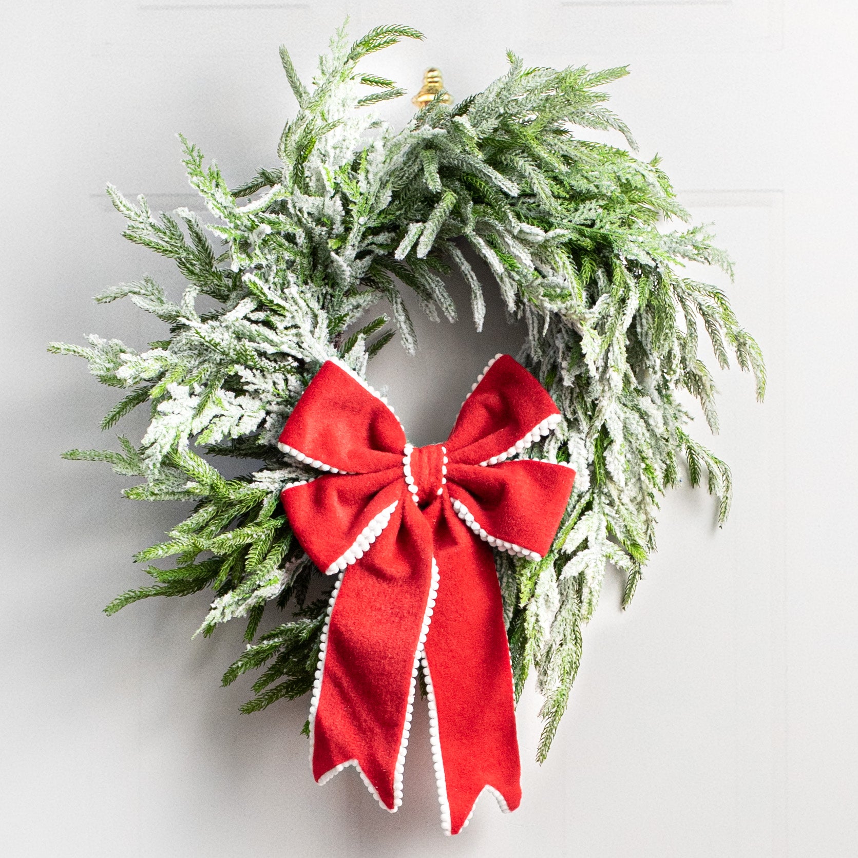 24" Snow Pine Wreath