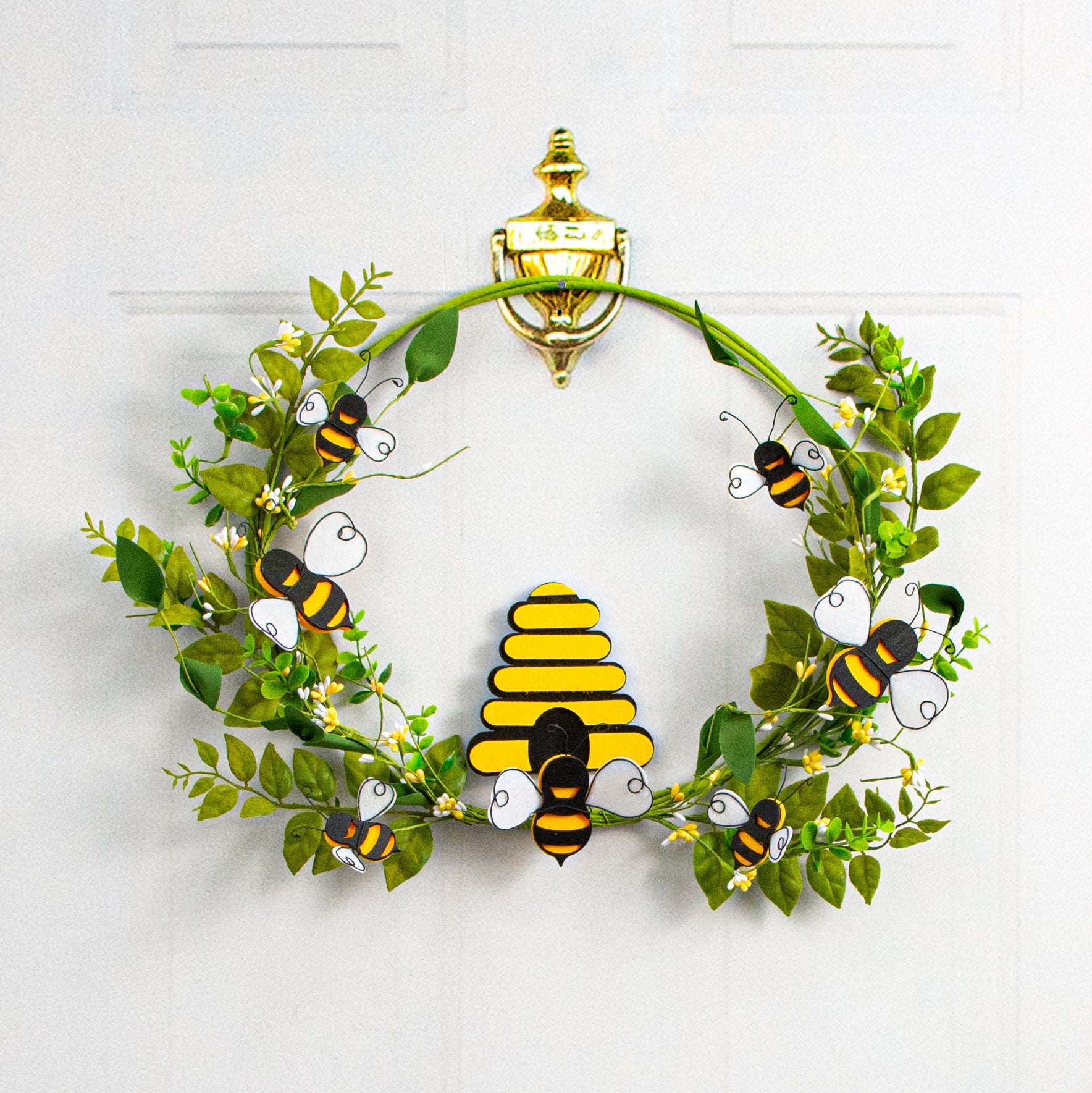22â Bumblebee & Leaves Bee Hive Wreath