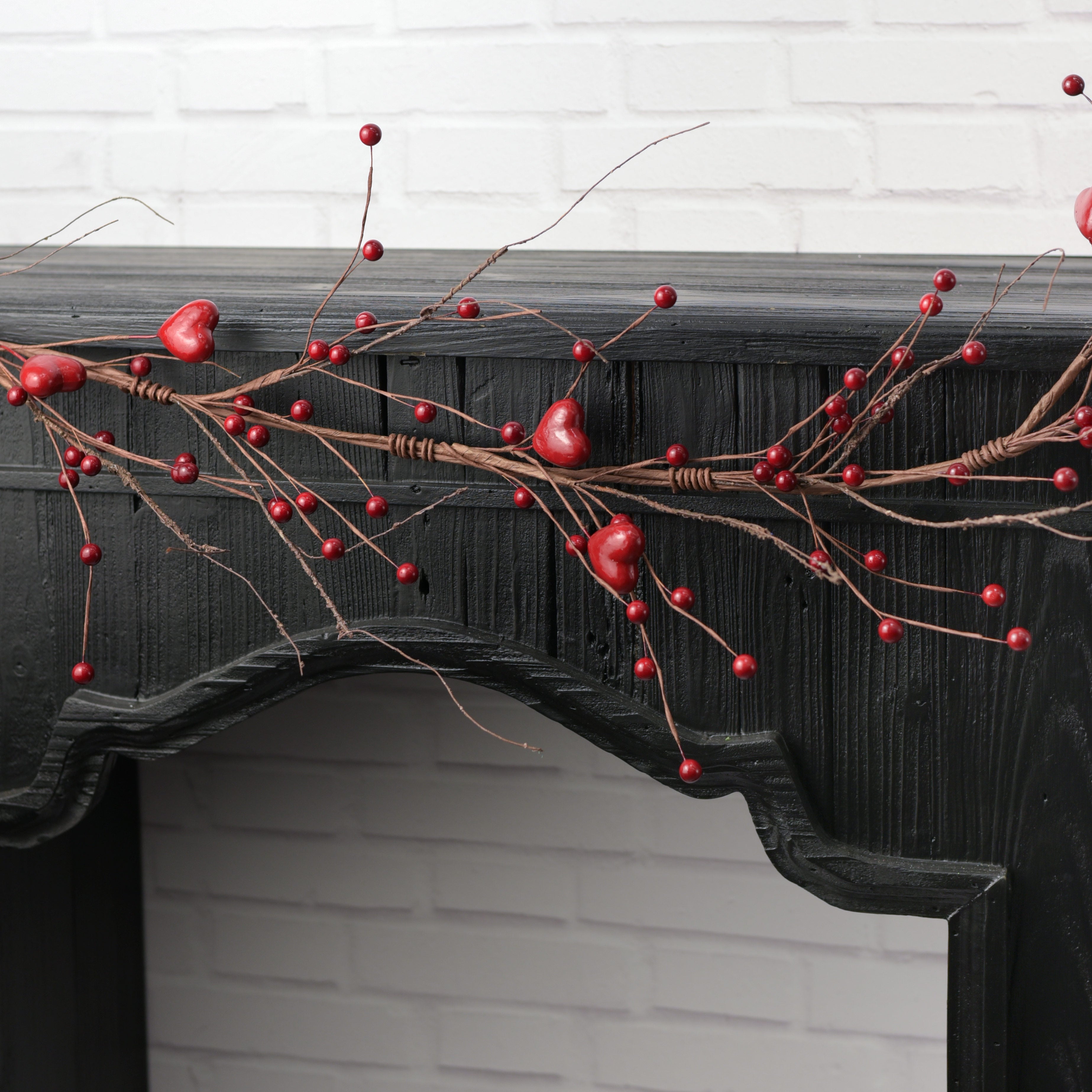 4.5' Hearts & Berries Garland: Red