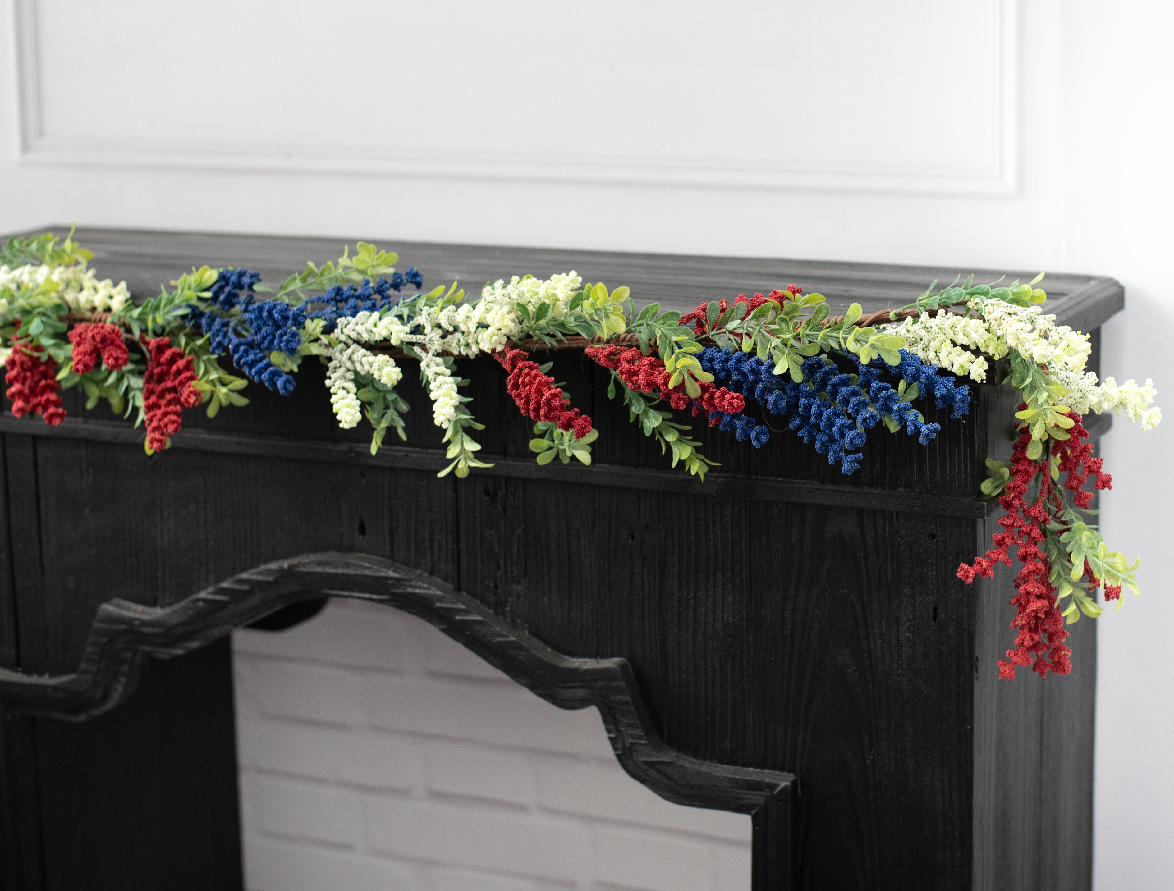 4' Heather with Boxwood Garland: Red, White, Blue